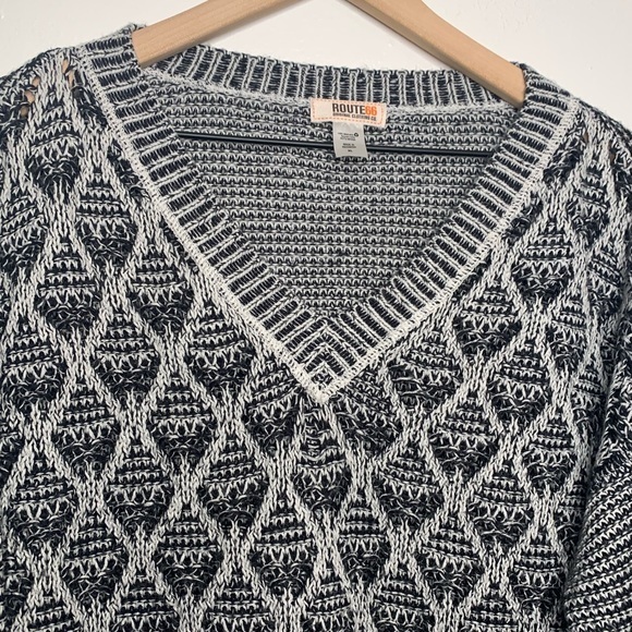 Route 66 Open Knit Long Sleeve V Neck Sweater - Picture 2 of 8